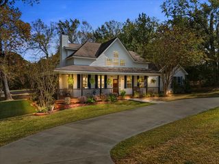 880 Paradise Drive, Coldspring, TX 77331