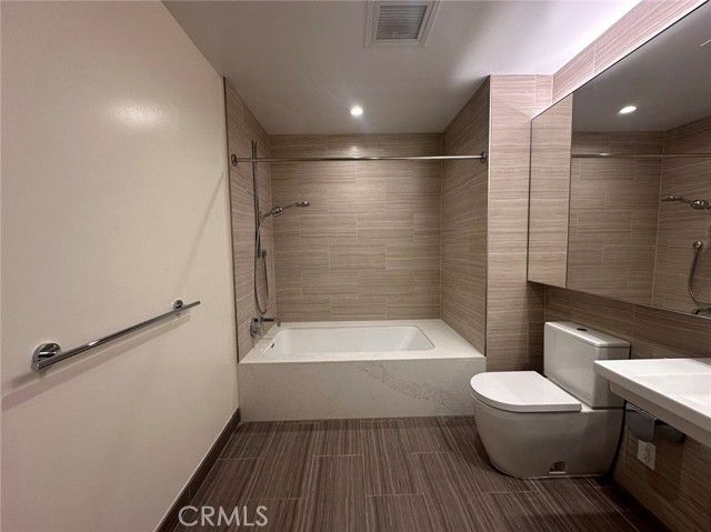 877 Francisco Street 1905, Los Angeles, CA 90017