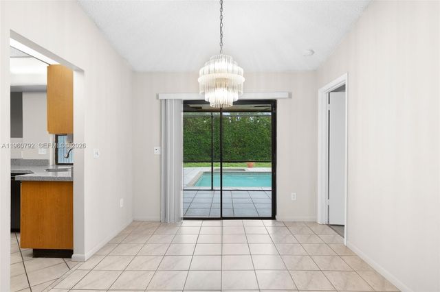 4264 NW 95th Ter, Sunrise, FL 33351