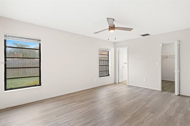 4264 NW 95th Ter, Sunrise, FL 33351