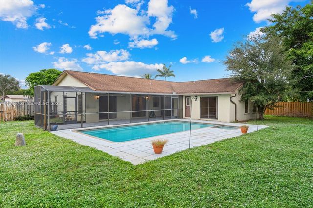 4264 NW 95th Ter, Sunrise, FL 33351