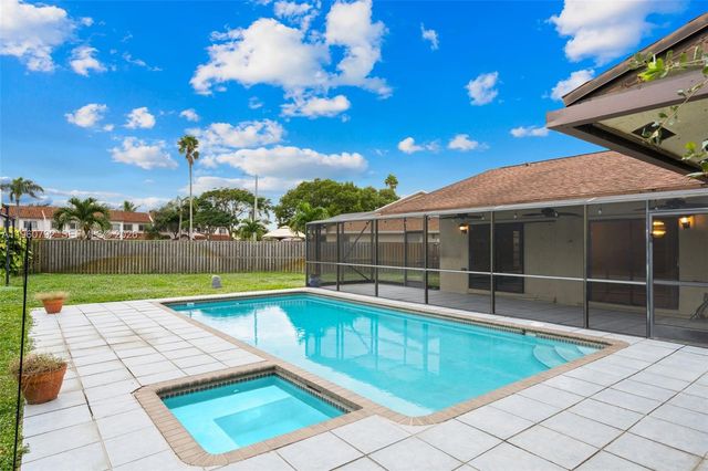 4264 NW 95th Ter, Sunrise, FL 33351