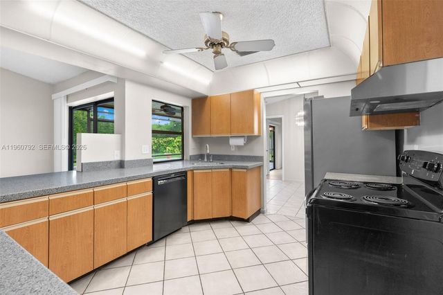 4264 NW 95th Ter, Sunrise, FL 33351