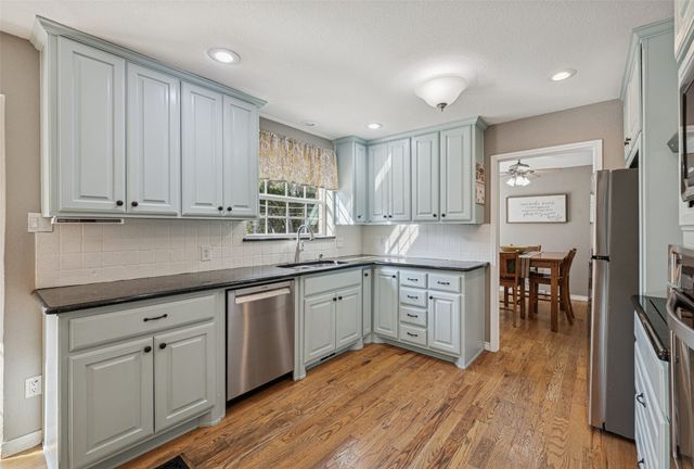 5000 Thorncliffe Drive, Arlington, TX 76016