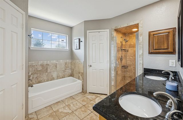 5000 Thorncliffe Drive, Arlington, TX 76016