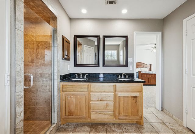 5000 Thorncliffe Drive, Arlington, TX 76016