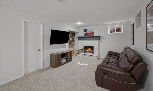 5000 Thorncliffe Drive, Arlington, TX 76016