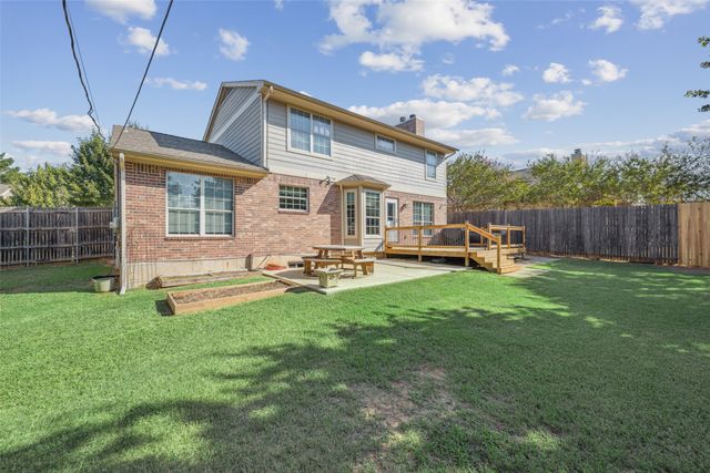5000 Thorncliffe Drive, Arlington, TX 76016