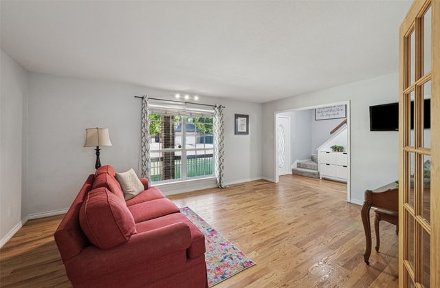 5000 Thorncliffe Drive, Arlington, TX 76016