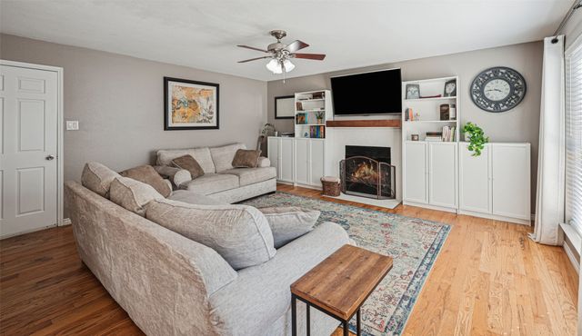 5000 Thorncliffe Drive, Arlington, TX 76016