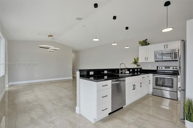 62 NE 26th St 62, Wilton Manors, FL 33305