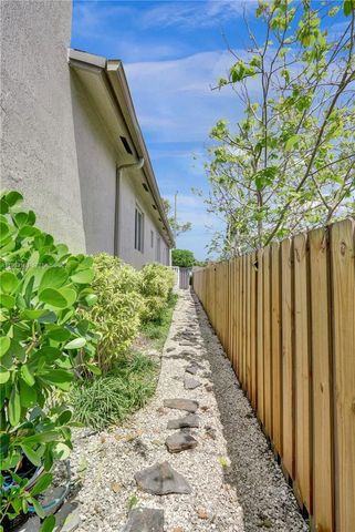 62 NE 26th St 62, Wilton Manors, FL 33305