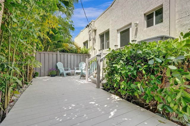 62 NE 26th St 62, Wilton Manors, FL 33305