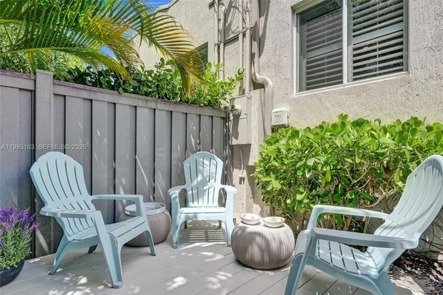62 NE 26th St 62, Wilton Manors, FL 33305