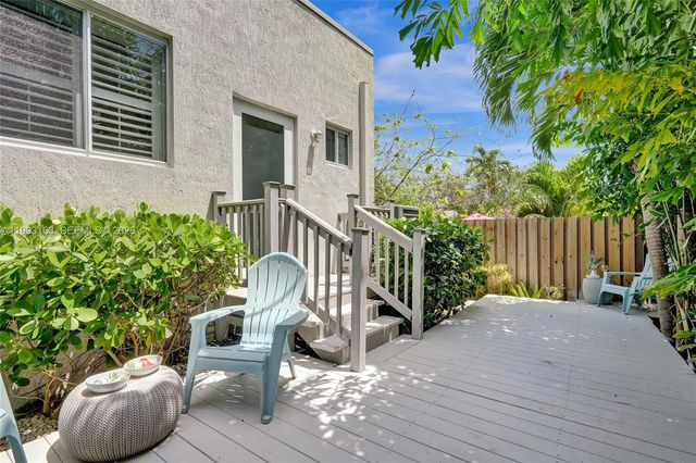62 NE 26th St 62, Wilton Manors, FL 33305