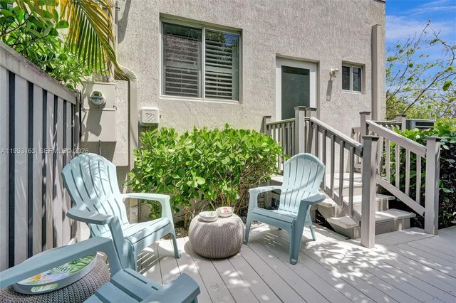 62 NE 26th St 62, Wilton Manors, FL 33305