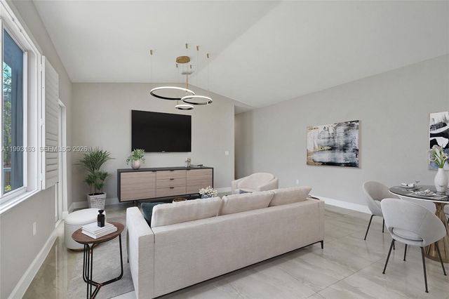 62 NE 26th St 62, Wilton Manors, FL 33305