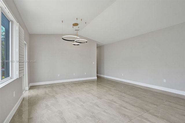 62 NE 26th St 62, Wilton Manors, FL 33305