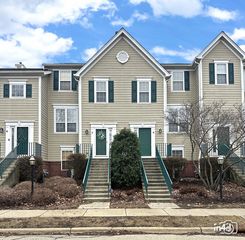 2426 Courtyard Circle 4, Aurora, IL 60506