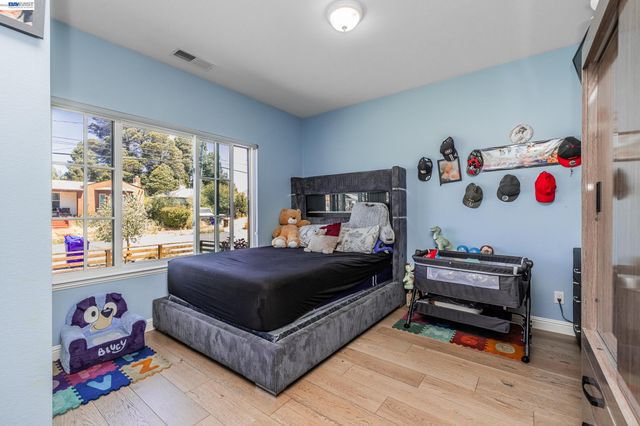 2520 Garvin Ave, Richmond, CA 94804