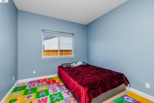 2520 Garvin Ave, Richmond, CA 94804