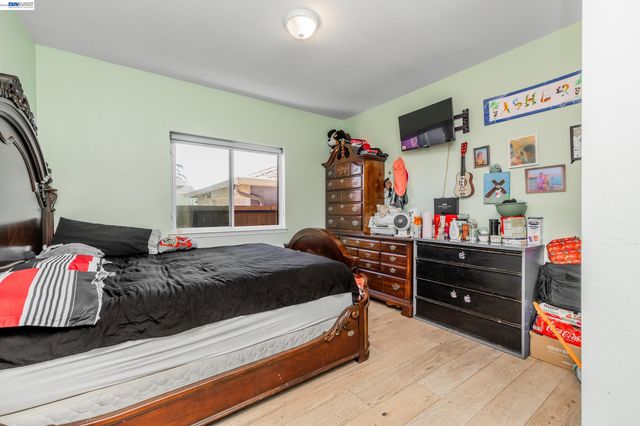 2520 Garvin Ave, Richmond, CA 94804