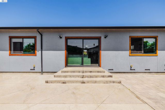 2520 Garvin Ave, Richmond, CA 94804
