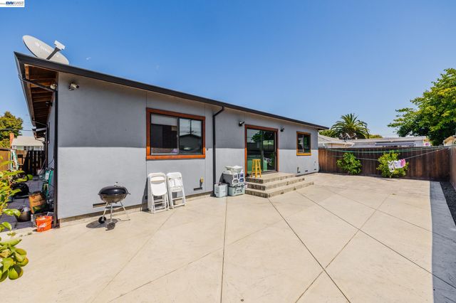 2520 Garvin Ave, Richmond, CA 94804