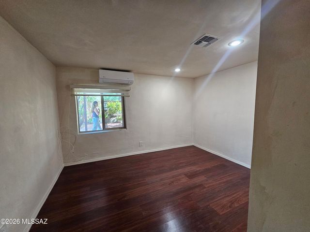 2525 S 8th Avenue, Tucson, AZ 85713
