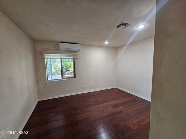 2525 S 8th Avenue, Tucson, AZ 85713