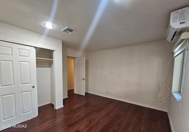 2525 S 8th Avenue, Tucson, AZ 85713