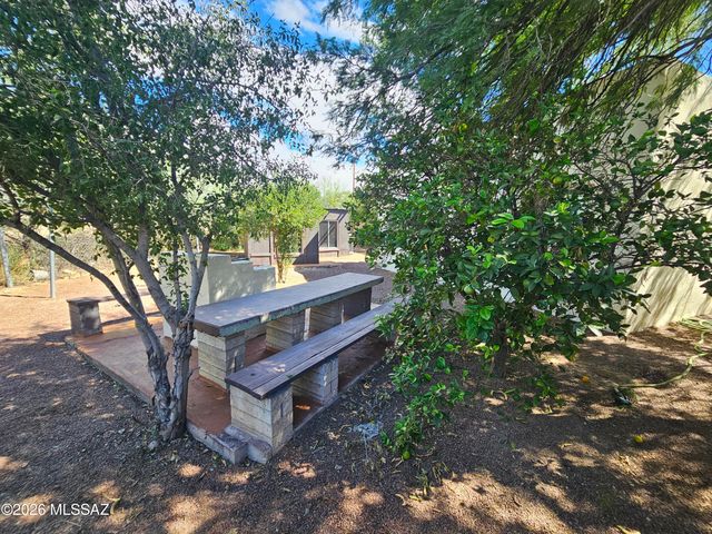 2525 S 8th Avenue, Tucson, AZ 85713
