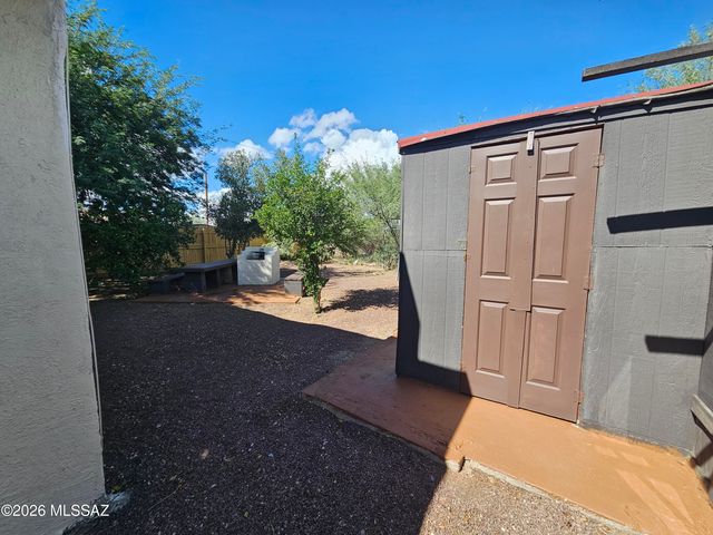 2525 S 8th Avenue, Tucson, AZ 85713