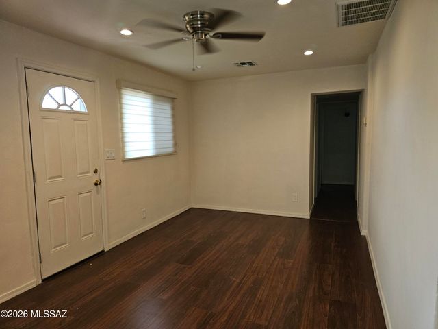 2525 S 8th Avenue, Tucson, AZ 85713