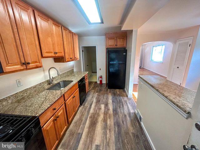 506 GREENVIEW LN, Havertown, PA 19083