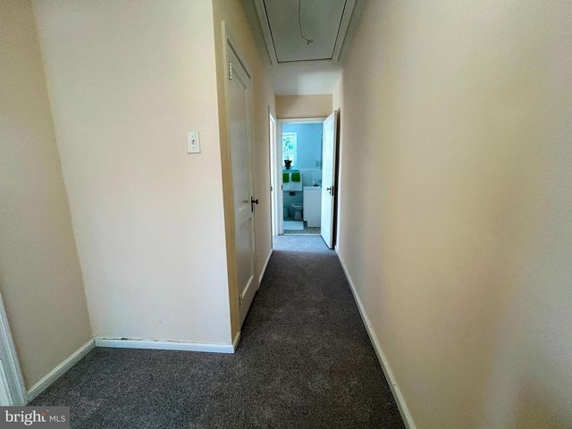 506 GREENVIEW LN, Havertown, PA 19083