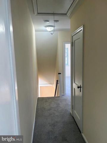 506 GREENVIEW LN, Havertown, PA 19083