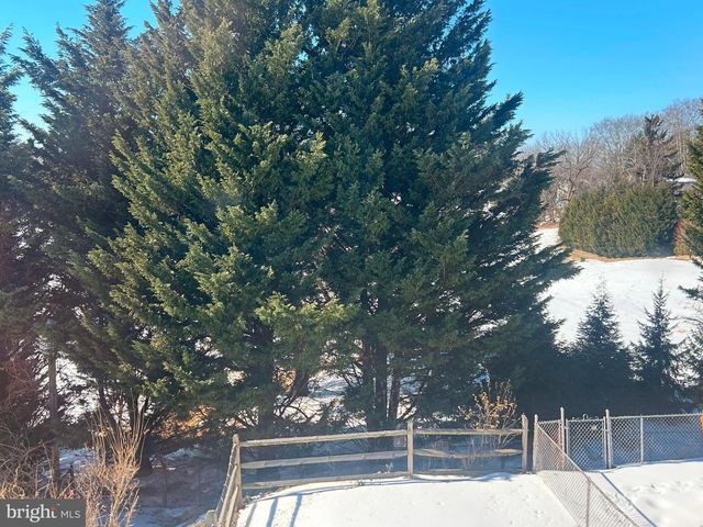 506 GREENVIEW LN, Havertown, PA 19083