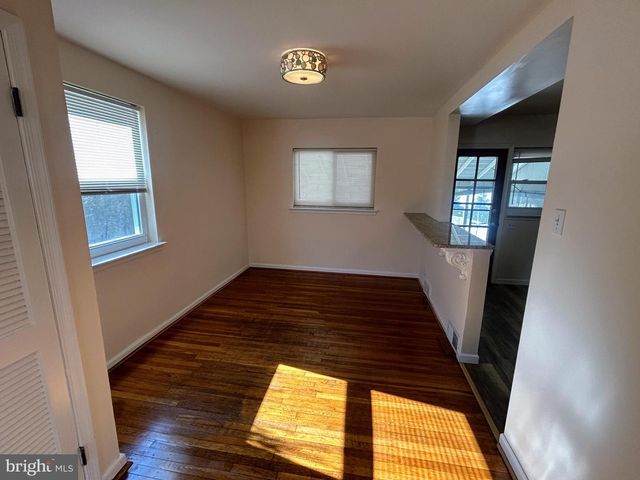 506 GREENVIEW LN, Havertown, PA 19083