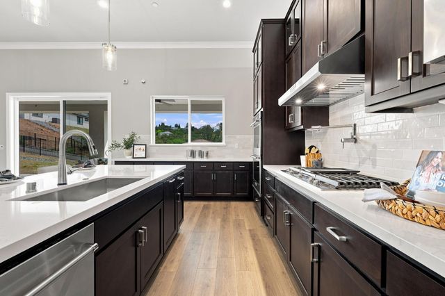 7056 Via Barlogio, El Dorado Hills, CA 95762