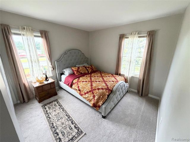 8542 Spinnaker Way, Ypsilanti, MI 48197