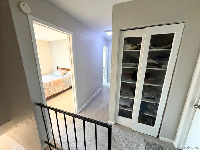 8542 Spinnaker Way, Ypsilanti, MI 48197