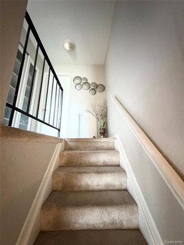 8542 Spinnaker Way, Ypsilanti, MI 48197