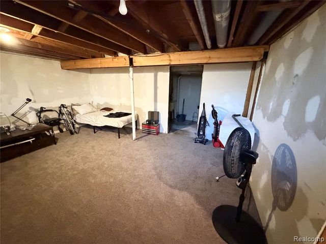 8542 Spinnaker Way, Ypsilanti, MI 48197