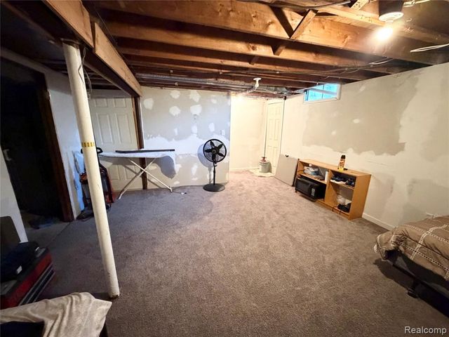 8542 Spinnaker Way, Ypsilanti, MI 48197