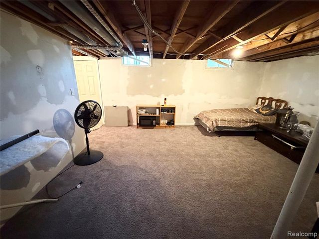 8542 Spinnaker Way, Ypsilanti, MI 48197