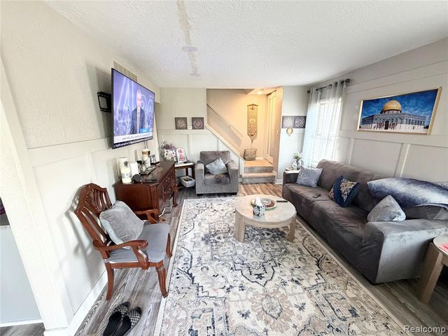 8542 Spinnaker Way, Ypsilanti, MI 48197