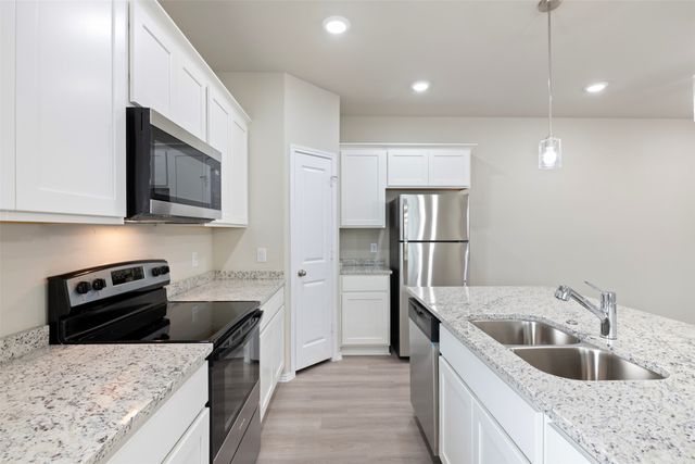 3501 E Renfro Street 605, Burleson, TX 76028