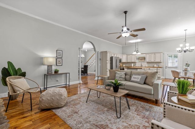 9304 Oak Street, Ooltewah, TN 37363