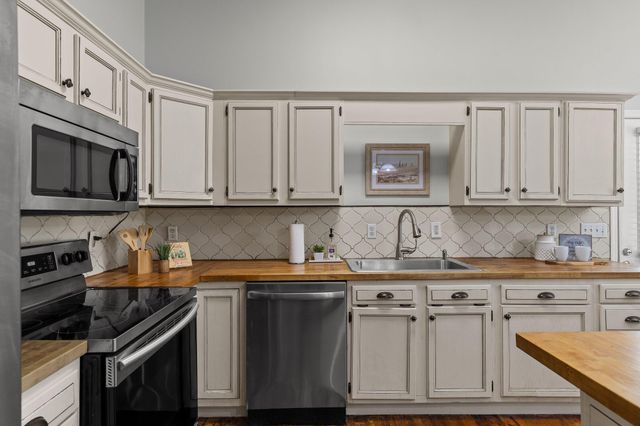 9304 Oak Street, Ooltewah, TN 37363